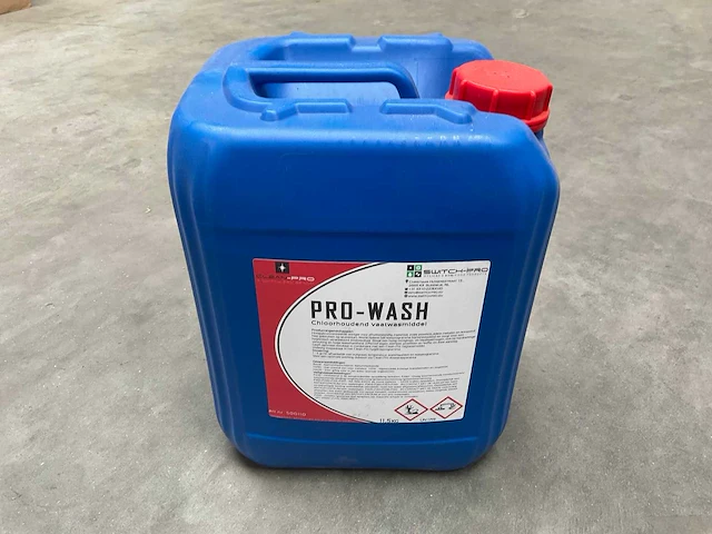 Clean-pro pro-wash jerrycan á 11.5kg chloorhoudend vaatwasmiddel (4x) - afbeelding 1 van  1