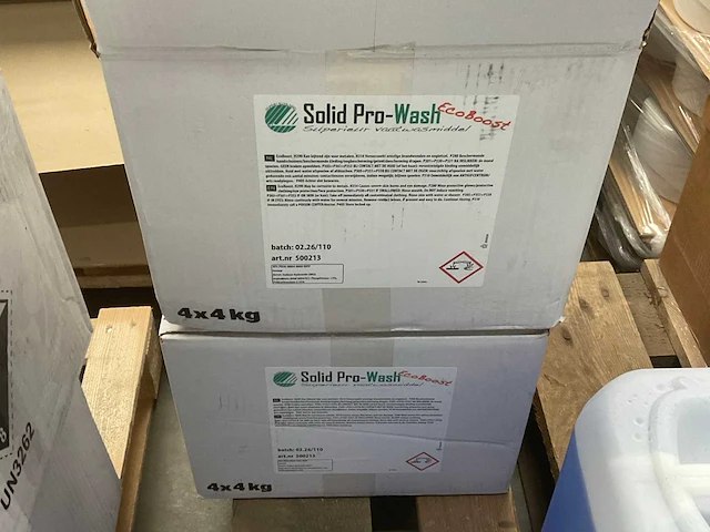 Clean-pro solid pro wash ecoboost doos á 4x 4kg vaatwasmiddel (2x) - afbeelding 2 van  3
