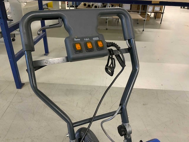 Cleanfix ra 410 veegmachine - afbeelding 8 van  8