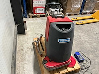 Cleanfix ra 561b schrobzuigmachine met lader - afbeelding 4 van  6