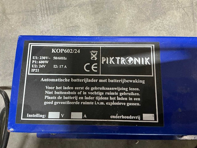 Cleanfix ra 561b schrobzuigmachine met lader - afbeelding 6 van  6