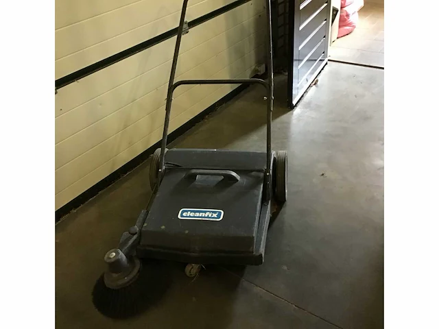 Cleanfix veegmachine - afbeelding 2 van  3