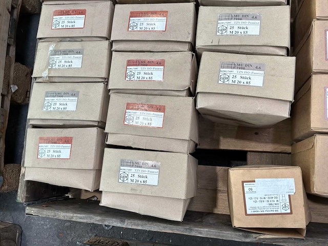 Cleff diverse bouten met moeren (1725x) - afbeelding 6 van  6