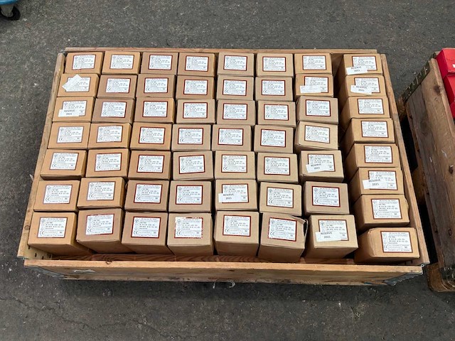 Cleff diverse bouten met moeren (2850x) - afbeelding 1 van  9