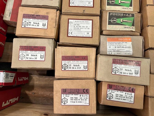 Cleff diverse bouten met moeren (975x) - afbeelding 3 van  3