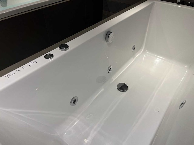 Cleopatra - new ladiva 760 - whirlpool ligbad met superior systeem - afbeelding 3 van  6