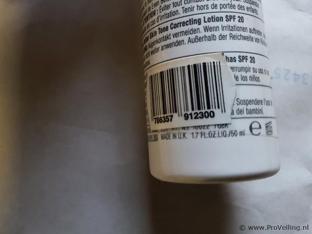 Clinique even better huidtint corrigerende lotion skin tone correcting spf 20 - afbeelding 2 van  2