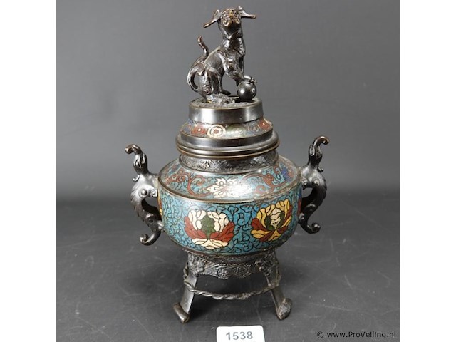 Cloisonné bronzen wierookbrander met fu-dog in top - afbeelding 1 van  5