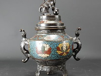 Cloisonné bronzen wierookbrander met fu-dog in top - afbeelding 2 van  5
