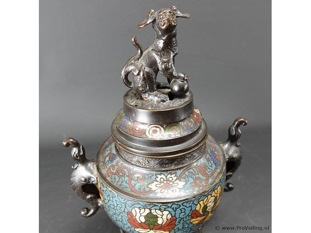 Cloisonné bronzen wierookbrander met fu-dog in top - afbeelding 3 van  5