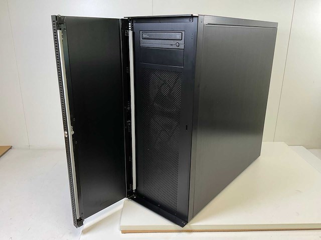 Clone clone, 2x xeon(r) e5-2680 v3, 32 gb ram, no hdd workstation - afbeelding 5 van  10