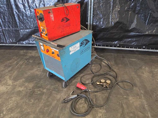 Cloos - 1987 - glc 250 n - diverse lasmachines - afbeelding 1 van  9