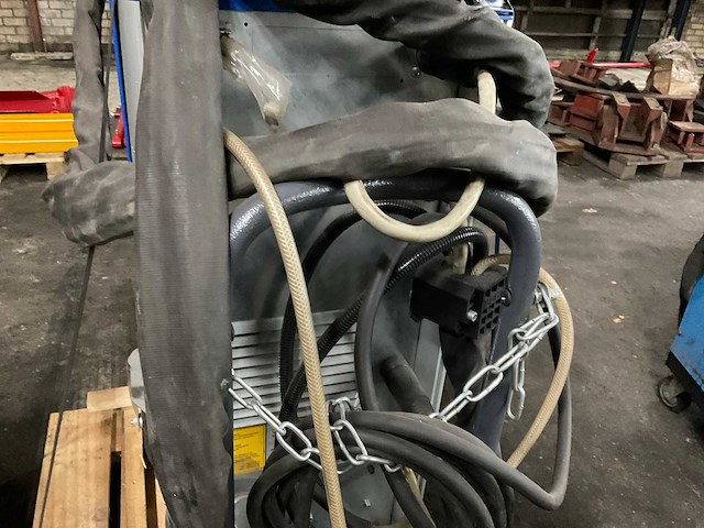 Cloos qineo tronic pulse 350 mig lasapparaat - afbeelding 9 van  11