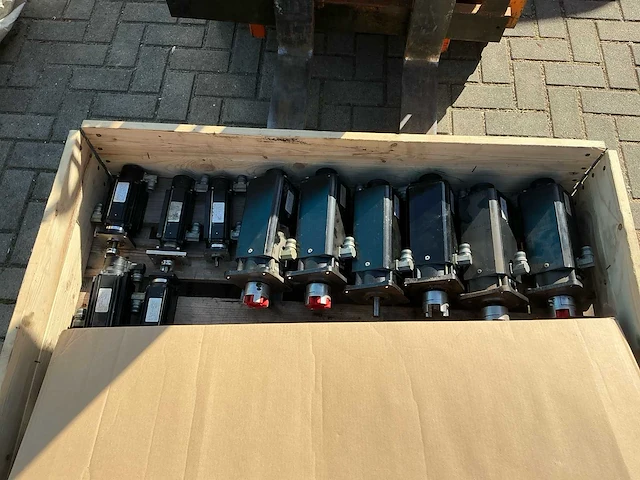 Cloos servo motoren (11x) - afbeelding 2 van  5