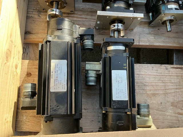 Cloos servo motoren (11x) - afbeelding 3 van  5