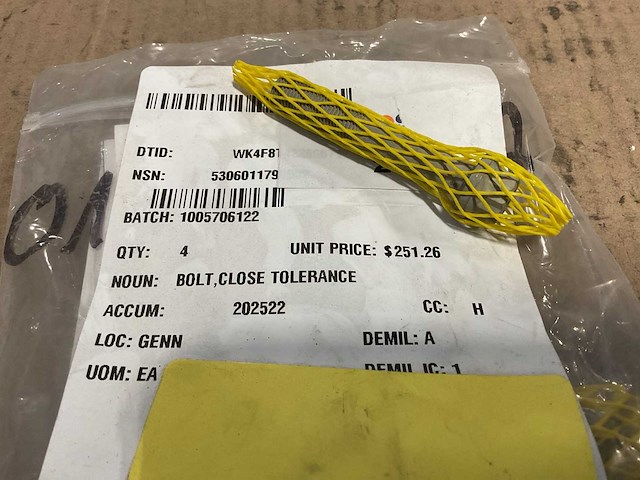 Close tolerance bolt (4x) - afbeelding 3 van  3
