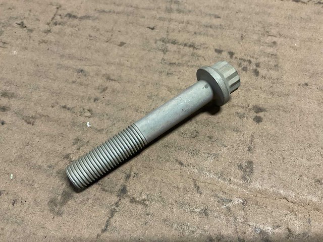 Close tolerance bolt (4x) - afbeelding 2 van  3