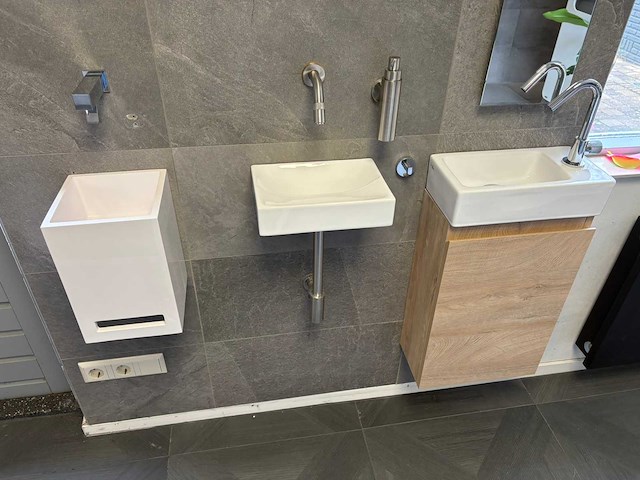 Clou showroom wastafels (3x) - afbeelding 1 van  6