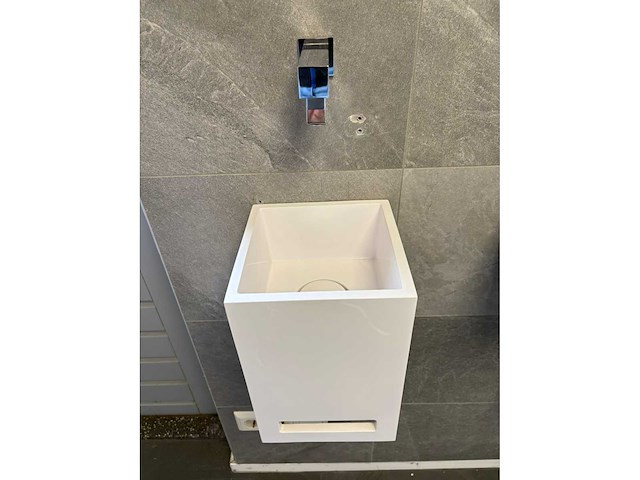 Clou showroom wastafels (3x) - afbeelding 2 van  6