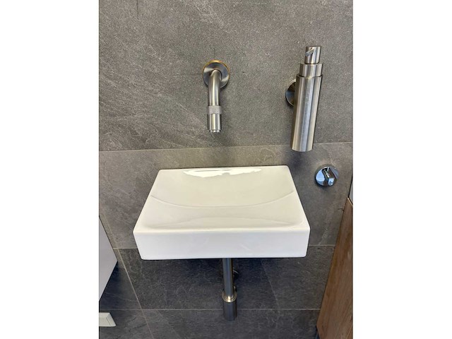 Clou showroom wastafels (3x) - afbeelding 3 van  6