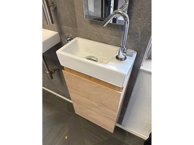 Clou showroom wastafels (3x) - afbeelding 5 van  6