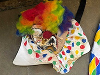 Clown around - afbeelding 2 van  3