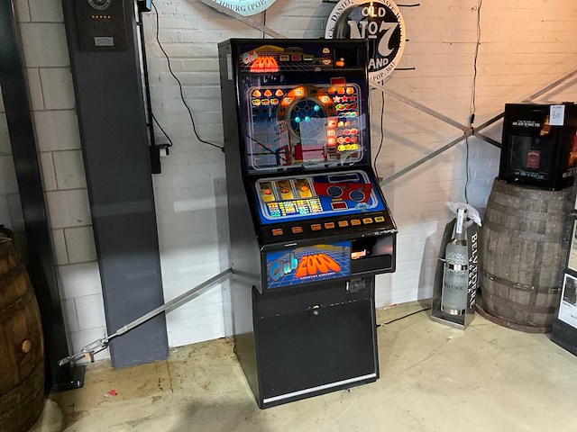 Club 2000 special edition speelautomaat - spelend op euro - afbeelding 1 van  5