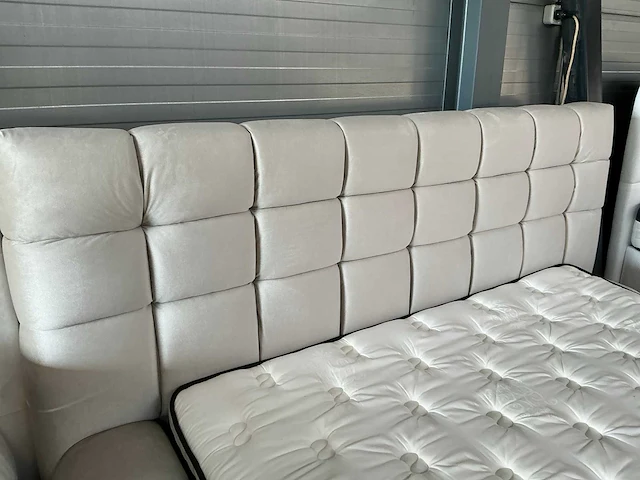 Club ambassador bed en kaptafel - afbeelding 3 van  10