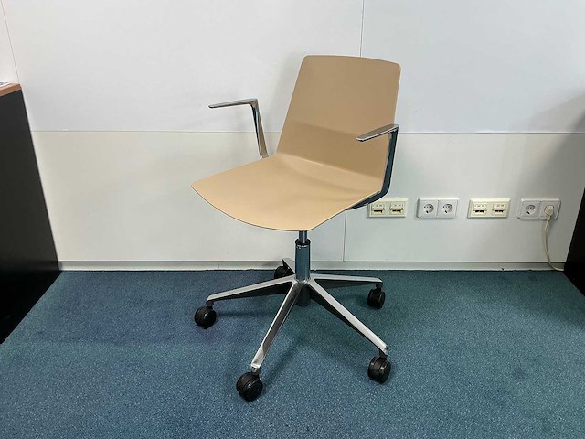 Clue - vergaderstoel - afbeelding 1 van  3