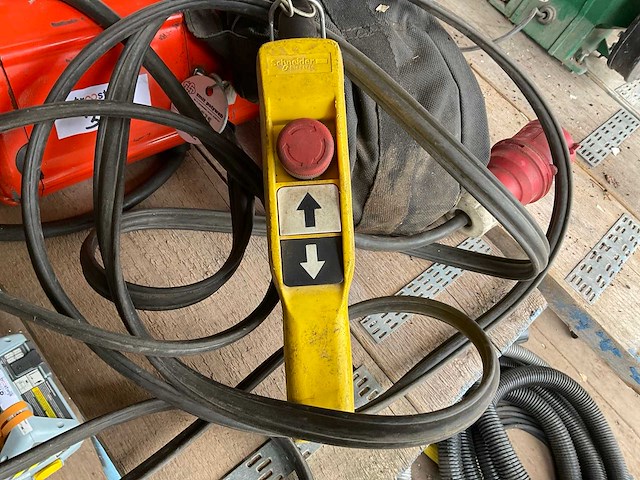 Cm shopstar elektrische kettingtakel - afbeelding 2 van  3
