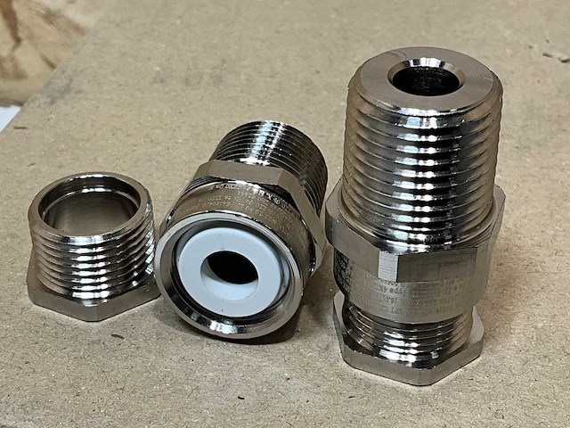Cmp 20s16a2f1ra531 nikkel plated kabelverbinder 1/2” (40x) - afbeelding 1 van  3
