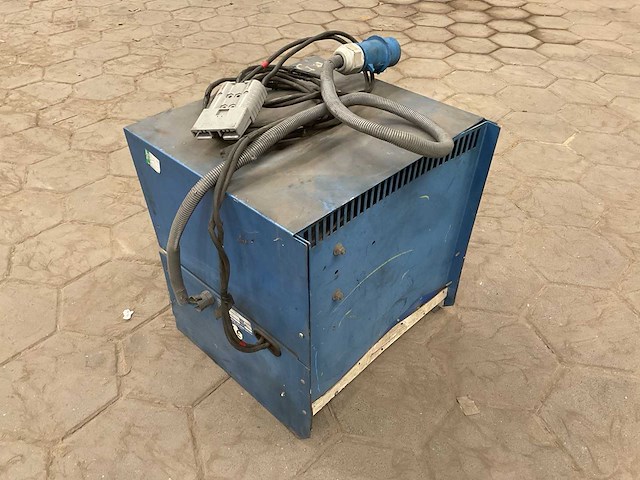 Cmp batteries chloride motive power classic plus acculader - afbeelding 6 van  6