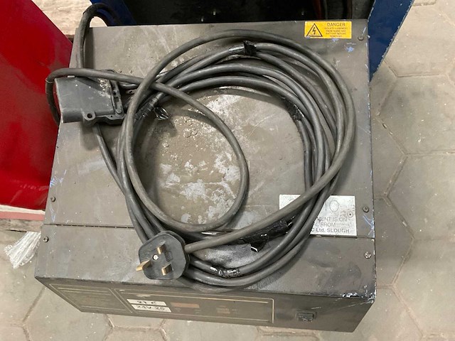 Cmp21c acculader - afbeelding 1 van  5