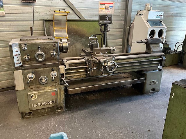 Cmt ursus-250 centerdraaibank - afbeelding 1 van  9