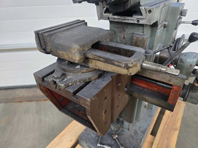 Cmz - horizontale steekmachine - afbeelding 8 van  11