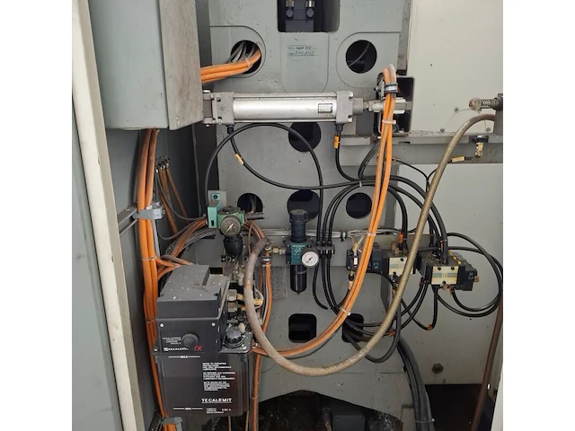 Cnc bewerkingscentrum, deckel maho, dmc 63v, volgens opgave 1999 - afbeelding 15 van  29