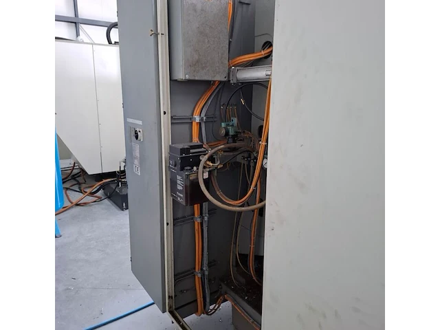 Cnc bewerkingscentrum, deckel maho, dmc 63v, volgens opgave 1999 - afbeelding 16 van  29