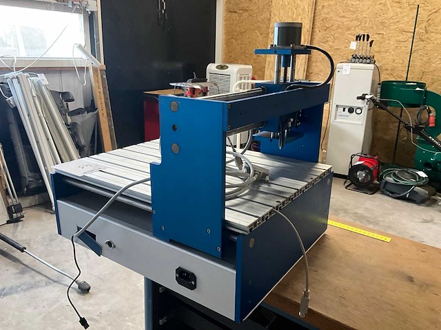 Cnc freesmachine - afbeelding 8 van  10