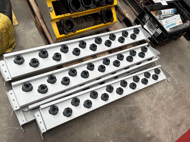 Cnc gereedschapshouders met opbergrekken - afbeelding 4 van  9