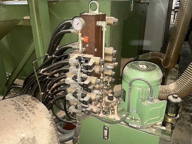 Cnc hundegger 1994 p10 houtbewerking - afbeelding 41 van  51