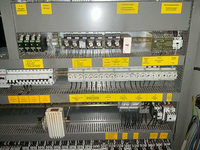 Cnc hundegger 1994 p10 houtbewerking - afbeelding 20 van  25