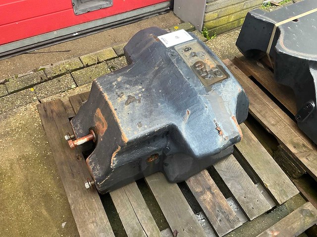 Cnh frontgewicht ‘450 kg’ - afbeelding 4 van  5