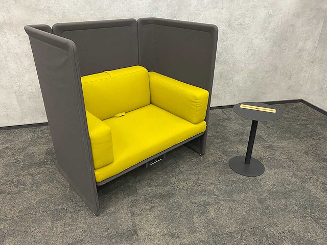 Coalesse lagunitas - akoestische loveseat met nomad sidetable - afbeelding 4 van  16