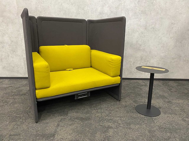 Coalesse lagunitas - akoestische loveseat met nomad sidetable - afbeelding 1 van  16