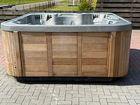 Coast spa 5 persoons jacuzzi en buitenspa - afbeelding 9 van  21