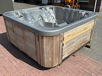 Coast spa 5 persoons jacuzzi en buitenspa - afbeelding 17 van  21