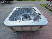 Coast spa 5 persoons jacuzzi en buitenspa - afbeelding 1 van  20