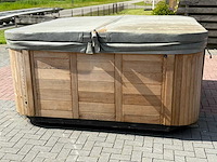 Coast spa 5 persoons jacuzzi en buitenspa - afbeelding 13 van  20