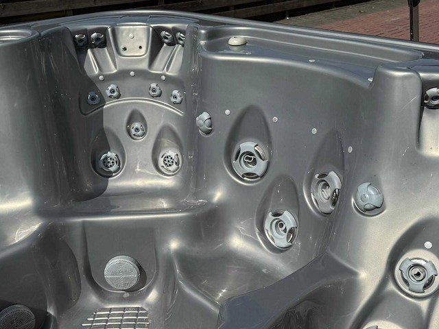 Coast spa 5 persoons jacuzzi en buitenspa - afbeelding 13 van  21