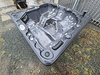 Coast spa 6 persoons jacuzzi en buitenspa - afbeelding 2 van  3